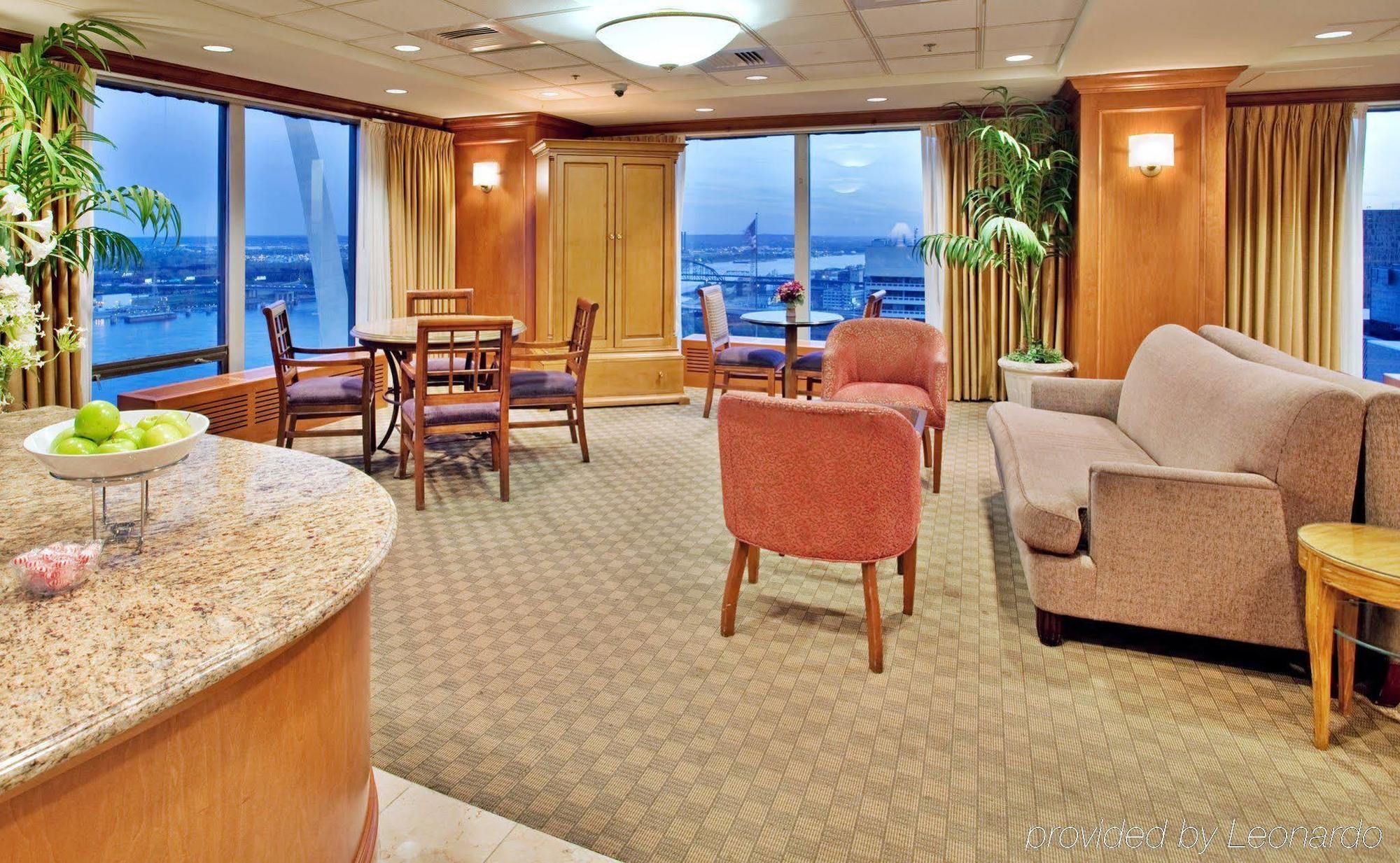 City Place Hotel Saint Louis Room photo